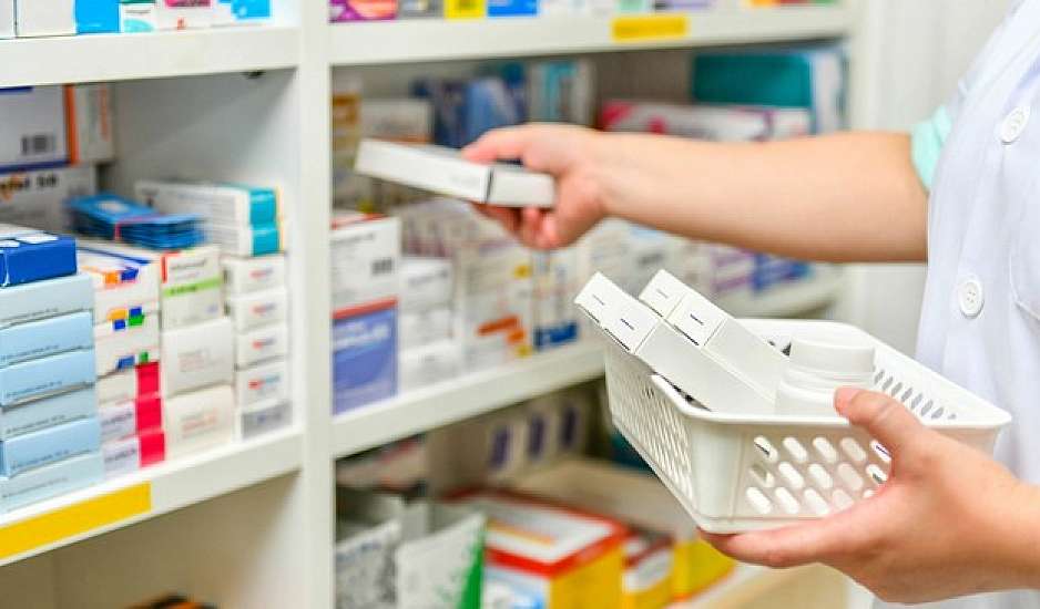 Φάρμακα: Άδειασαν τα ράφια από παιδικές αντιβιώσεις και ινσουλίνη - 140 σκευάσματα σε έλλειψη