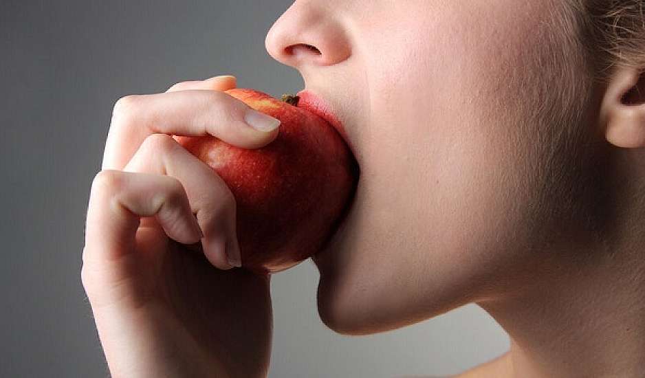 5 φρούτα που δεν πρέπει να τρως πια: Αυξάνουν τα τριγλυκερίδια και σε κάνουν να βάζεις κιλά