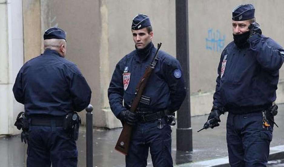 Γαλλία: Η αστυνομία ερευνά τα σπίτια υπουργών λόγω κορονοϊού