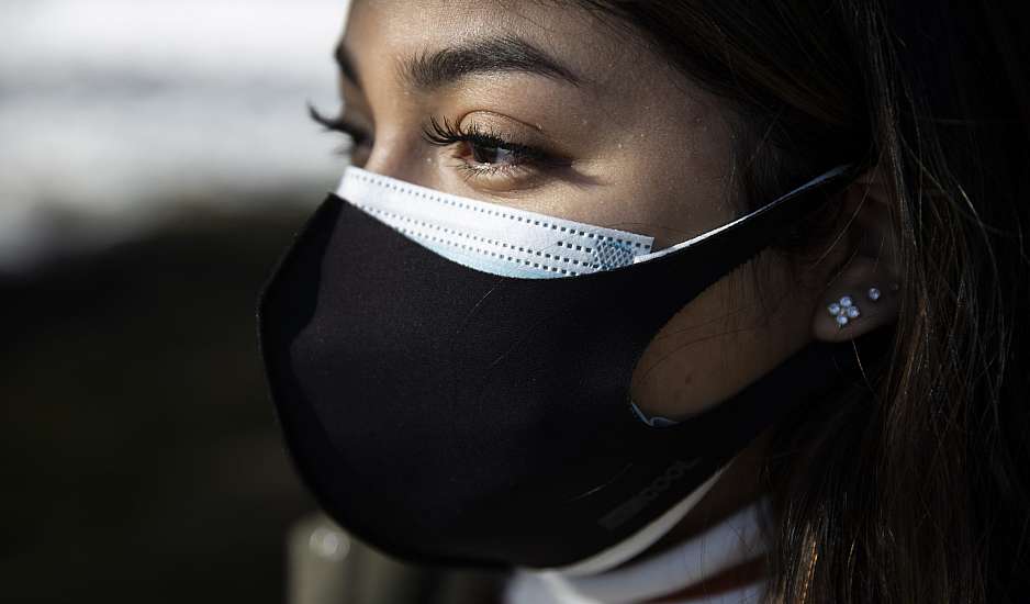 Διευκρινίσεις από την Μίνα Γκάγκα για την διπλή μάσκα