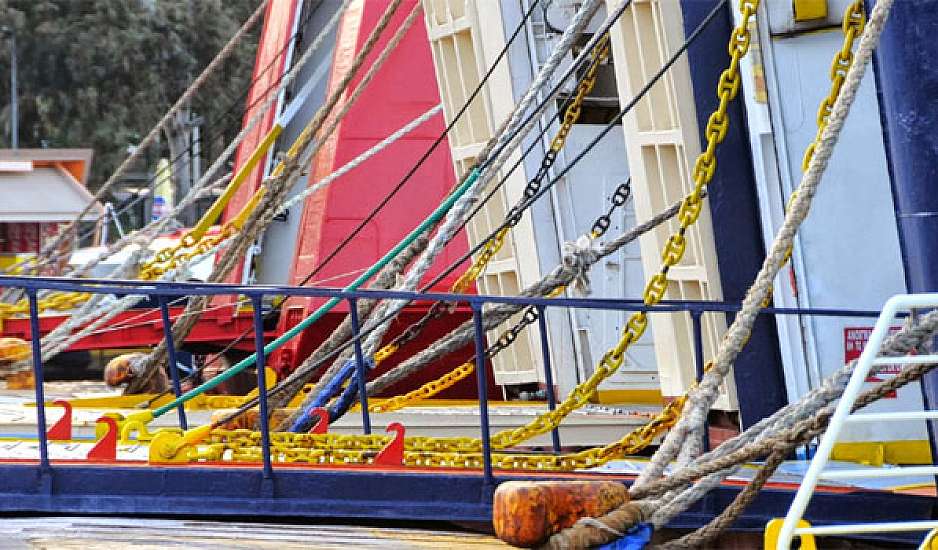 Απεργία: Δεμένα τα πλοία σε Πειραιά, Ραφήνα, Λαύριο