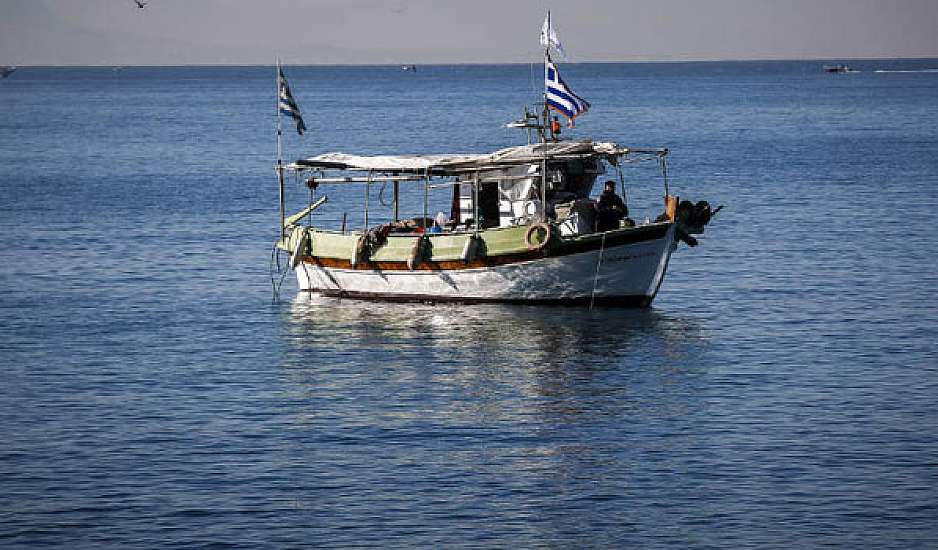 Κορονοϊός: Πώς γλίτωσαν τρεις ψαράδες από την μόλυνση – Η πρώτη απόδειξη ανοσίας!