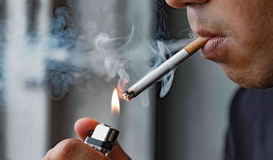 Σωτήρης Τσιόδρας: Πιο ευπαθείς στον κορωνοϊό οι καπνιστές