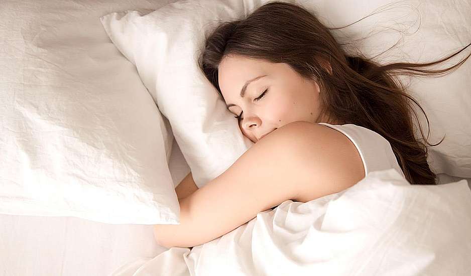 Έχετε αϋπνία: Το έξυπνο κόλπο των 3 λεπτών που θα σας βοηθήσει να κοιμηθείτε πιο γρήγορα