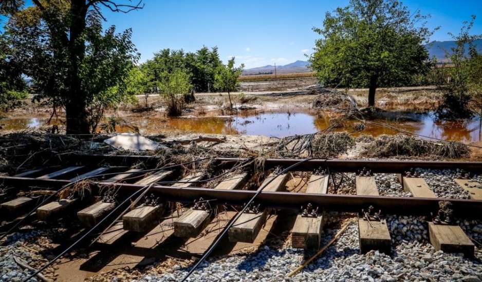 Η «λάσπη» των Τεμπών κατέστρεψε και το σιδηροδρομικό δίκτυο, άγνωστος ο χρόνος αποκατάστασης