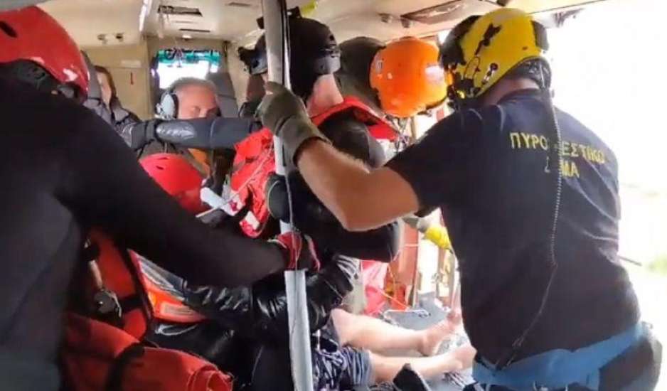 Καρδίτσα: Διασώσεις εγκλωβισμένων με ελικόπτερα - Σε πλήρη εξέλιξη οι επιχειρήσεις διάσωσης από τον στρατό
