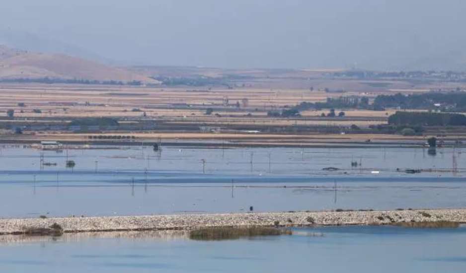 Χωρίς πόσιμο νερό ο Βόλος για 11η ημέρα – Κίνδυνος πλημμύρας από τη λίμνη Κάρλα