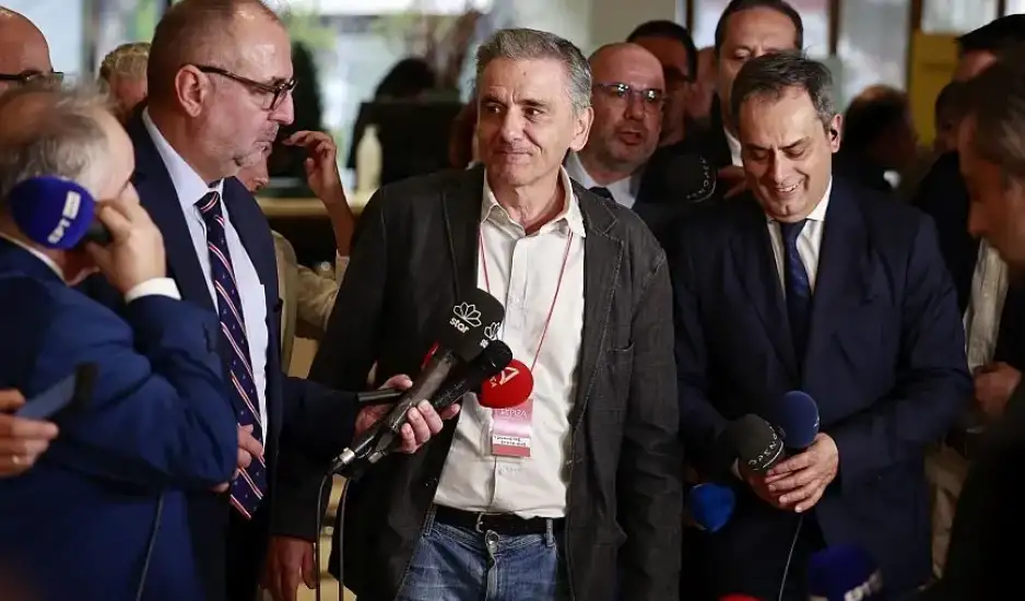 Αποχώρησε η «Ομπρέλα» του Τσακαλώτου από τον ΣΥΡΙΖΑ, οι 45 που υπογράφουν το κείμενο – «Παράθυρο» για νέο κόμμα