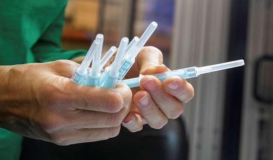 Ασφαλής και αποτελεσματική η ταυτόχρονη χορήγηση των εμβολίων κατά του κορονοϊού και της γρίπης