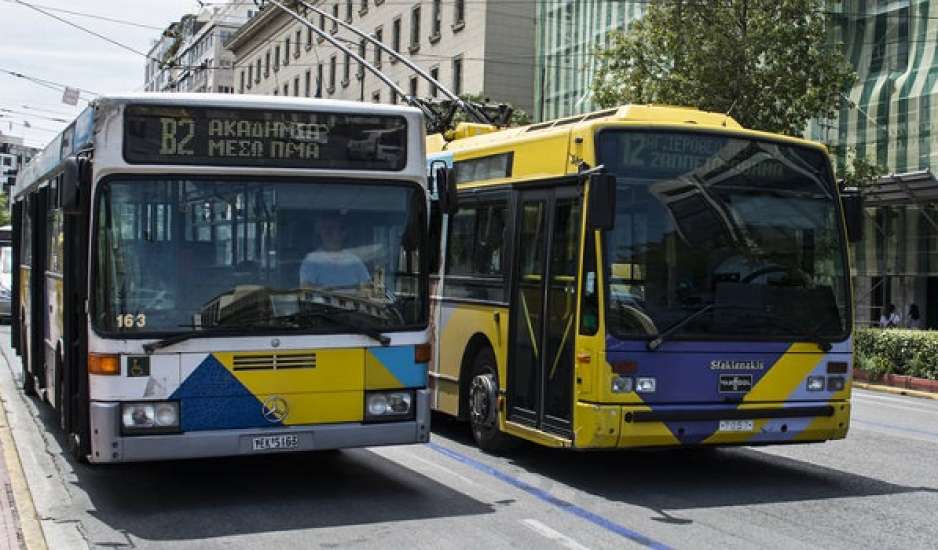 Ρέντη: Λαμπάδιασε λεωφορείο στη μέση του δρόμου – Απομακρύνθηκαν οι επιβάτες