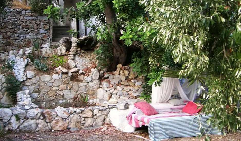 Πεθαίνει το Airbnb; Έχασε πάνω από 3.000 διαμερίσματα στο κέντρο της Αθήνας