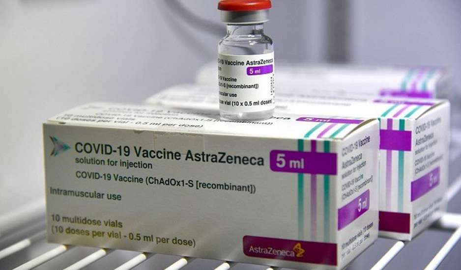 Μόνο για τους άνω των 60 ετών συνιστά το εμβόλιο της Astrazeneca η Μόνιμη Επιτροπή Εμβολιασμών