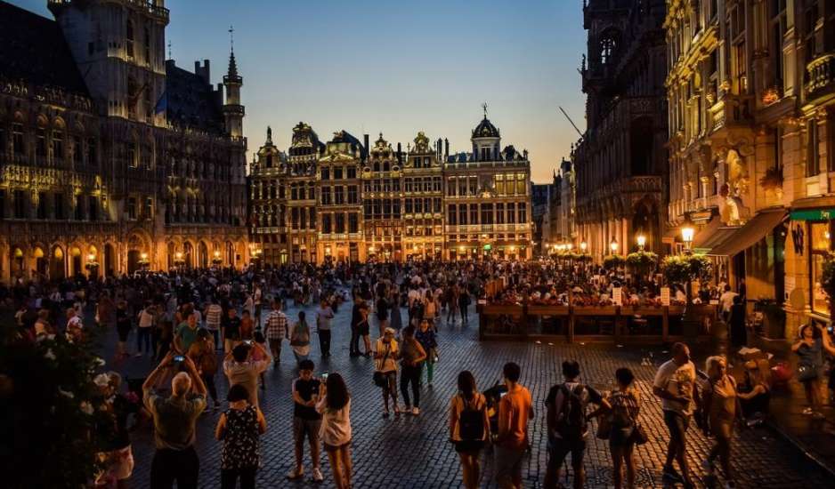 Σκοτεινιάζουν και οι Βρυξέλλες – Σβήνουν λόγω κρίσης τα φώτα στην πιο λαμπερή πόλη του πλανήτη