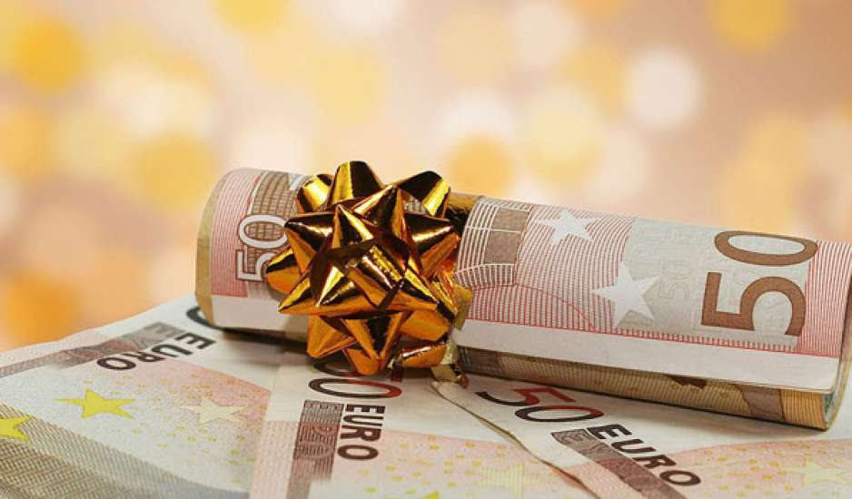 Μήνας πληρωμών είναι ο Δεκέμβριος – Πότε θα λάβετε επιδόματα, δώρα, συντάξεις