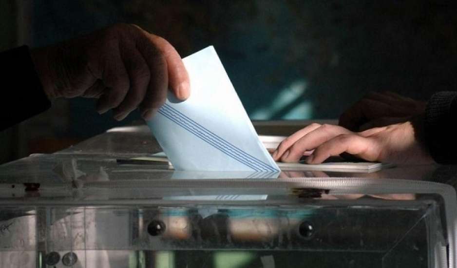 Σενάρια ανασχηματισμού μέχρι τα τέλη Μαΐου και εθνικών εκλογών στις 2 Οκτωβρίου