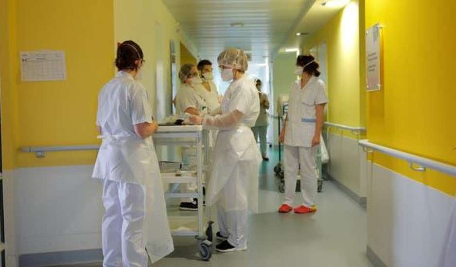 Γαλλία: Μηνιαίο επίδομα 100 ευρώ στους νοσηλευτές στις ΜΕΘ