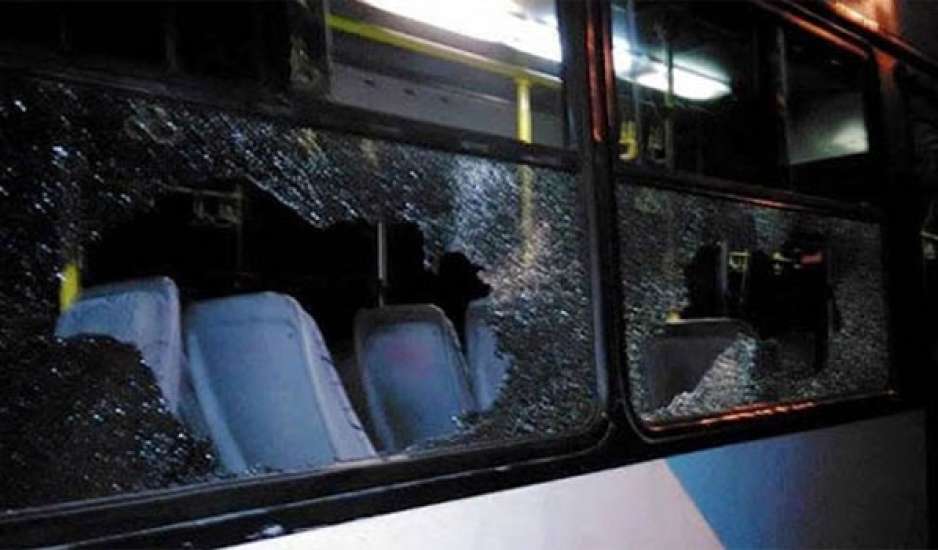 Μπαράζ επιθέσεων εναντίον μέσων μεταφοράς: Τρόμος για επιβάτες και οδηγούς