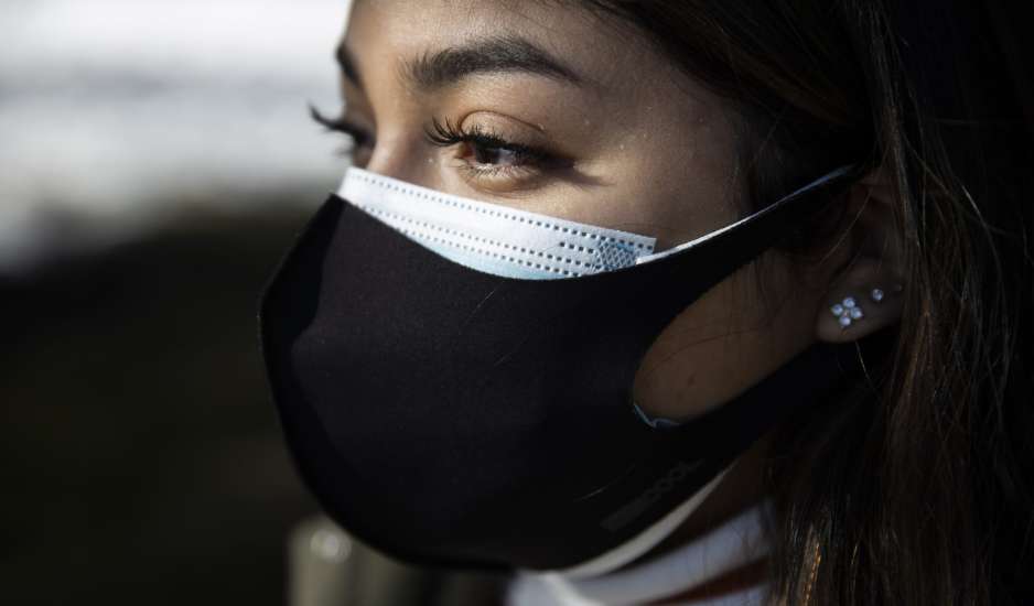 Κορονοϊός: Σε πόση ώρα μπορεί κάποιος να κολλήσει ανάλογα με τη μάσκα που φοράει