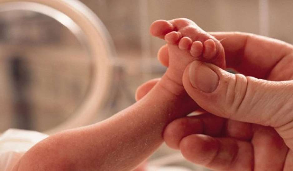 Νοσοκομείο Ρίου: Μωράκι που γεννήθηκε πρόωρα βγήκε νικητής μετά από 159 ημέρες