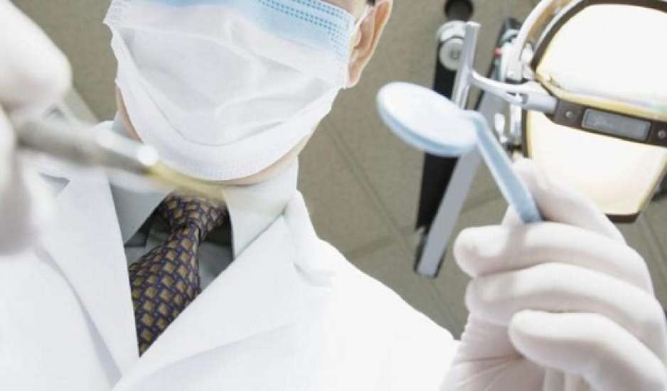 Ηλιούπολη: Προσήχθη μαϊμού οδοντίατρος - Η ανακοίνωση του ΟΣΑ