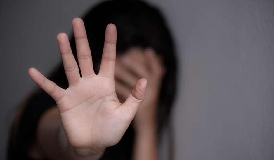 Κρήτη: Στον ανακριτή ο 46χρονος που κατηγορείται ότι βίασε τη 13χρονη κόρη της συντρόφου του