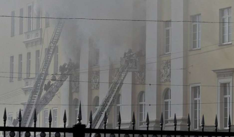 Ρωσία: Φωτιά σε κτίριο του υπουργείου Άμυνας