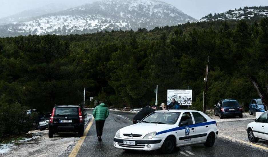 Κακοκαιρία: Διακοπή κυκλοφορίας στη λεωφόρο Πάρνηθος και στην παλαιά εθνική οδό Αθηνών-Θήβας