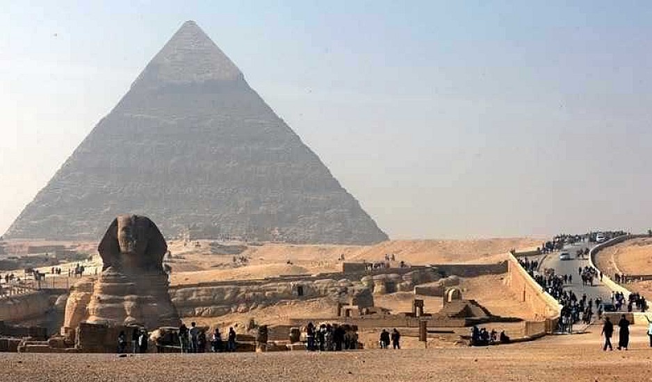 Σάλος στην Αίγυπτο για το ζευγάρι που γύρισε βίντεο στην Πυραμίδα του Χέοπα