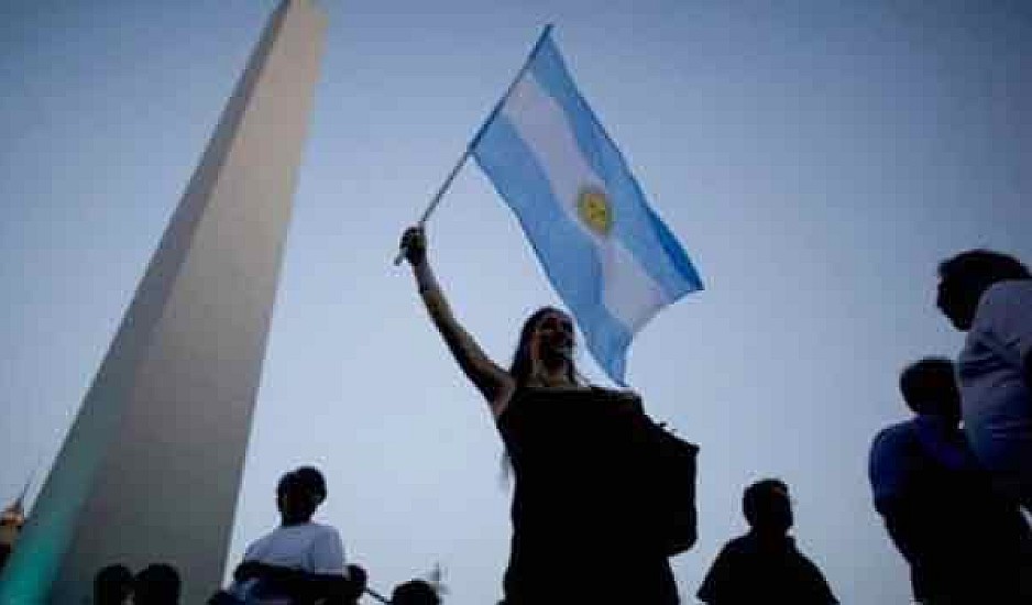 Παρέλυσε η Αργεντινή από την 24ωρη απεργία, μετά τη συμφωνία με το ΔΝΤ