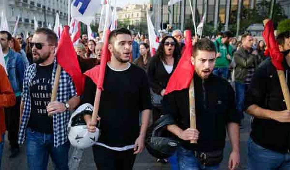 Σε εξέλιξη αντιπολεμική αντινατοΐκή διαδήλωση στο κέντρο της Αθήνας