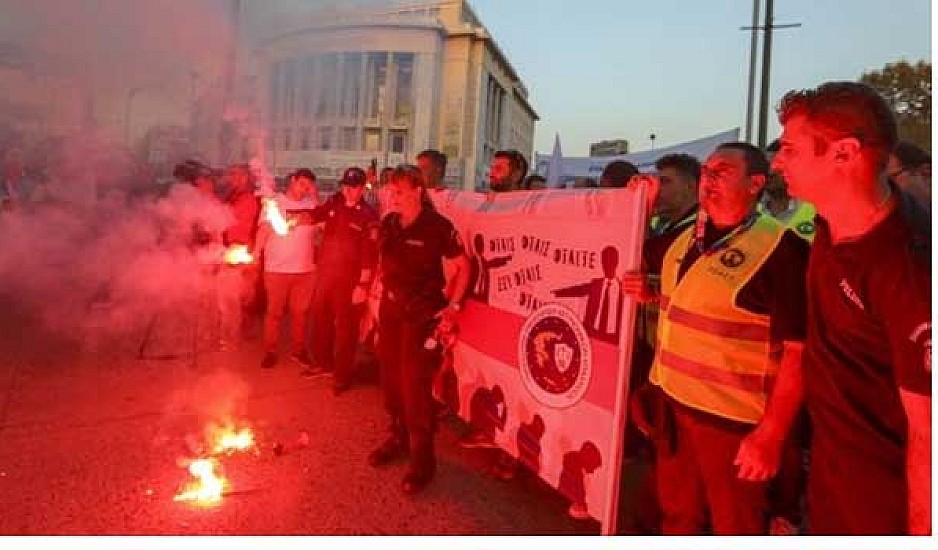 Πανελλαδική συγκέντρωση διαμαρτυρίας των ενστόλων στο κέντρο της Θεσσαλονίκης