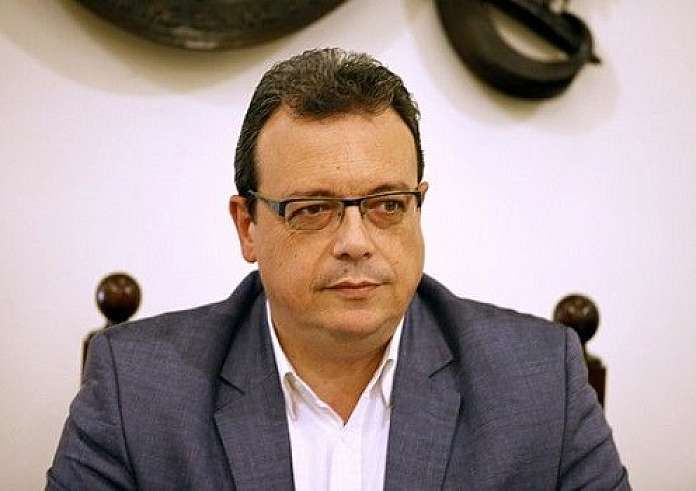 Επικοινωνία Φάμελλου με Κικίλια για τα μέτωπα των πυρκαγιών – Στήριξη σε όσους και όσες επιχειρούν στο πεδίο