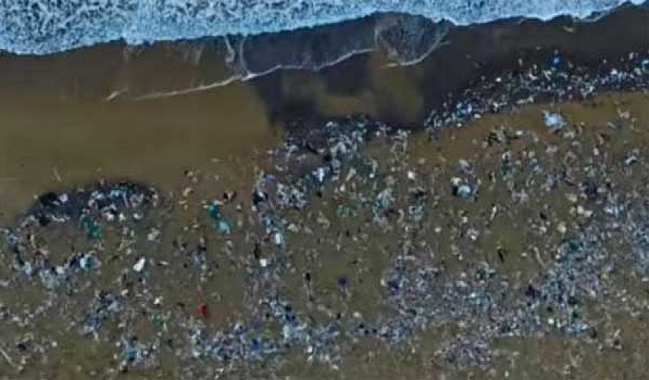 Αυτή είναι η πιο βρώμικη παραλία της Ελλάδας. Βίντεο