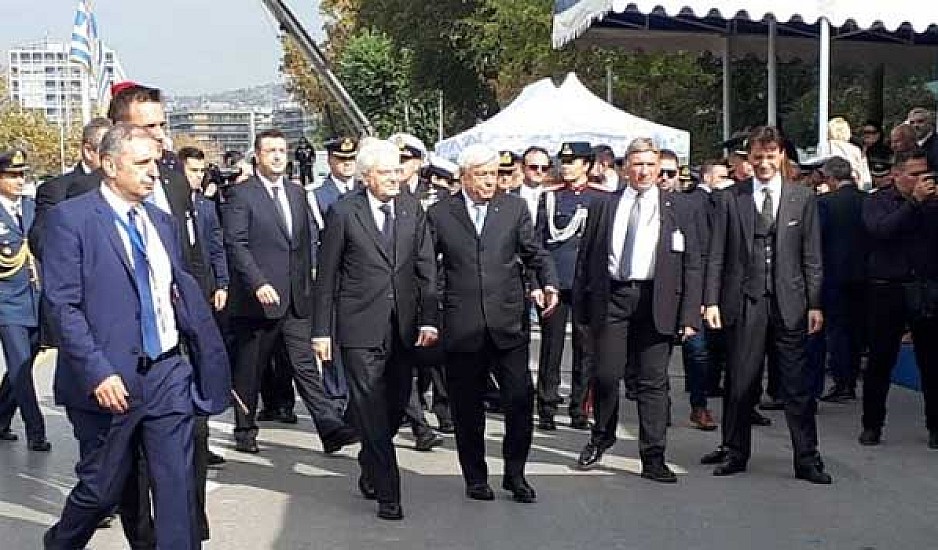 Θεσσαλονίκη: Η άφιξη του Προκόπη Παυλόπουλου και του Σέρτζιο Ματαρέλα στη στρατιωτική παρέλαση