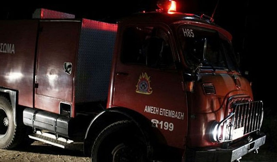 Κορωπί: Δύο άνδρες ανασύρθηκαν νεκροί μετά από φωτιά σε αποθήκη