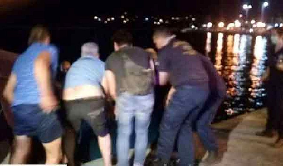Δραματικές ώρες στο λιμάνι της Ραφήνας: Εντοπίστηκε και τρίτος νεκρός, μεταφέρονται τραυματίες
