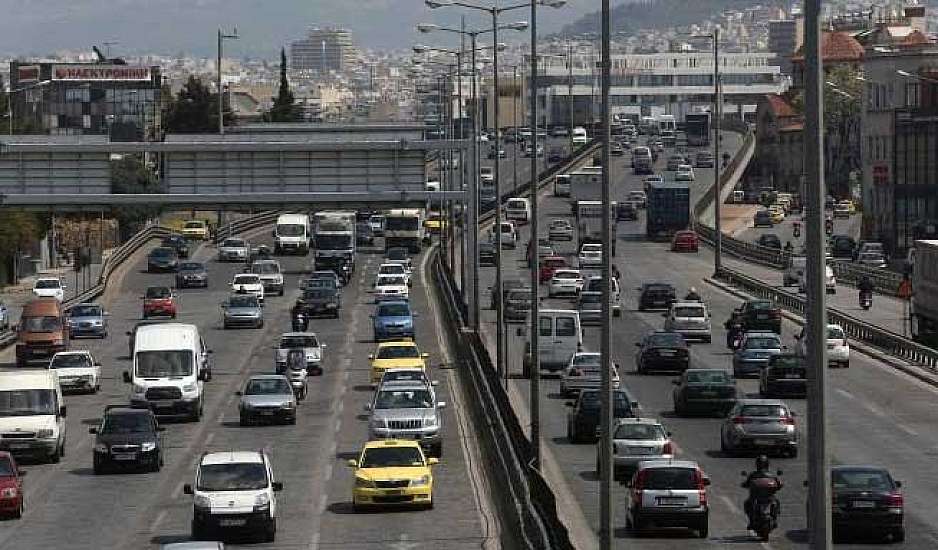 Τέλη κυκλοφορίας: Πόσα θα πληρώσουν φέτος οι οδηγοί – Έρχονται κλιμακωτά πρόστιμα