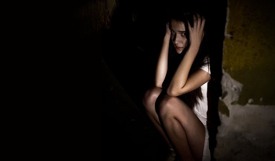 Φρίκη στη Χαλκίδα: 26χρονη καταγγέλλει ότι άνδρας την έδεσε και τη βίασε με μπουκάλι