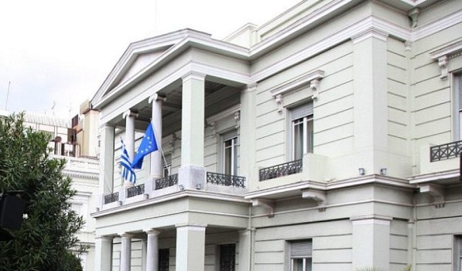 Ελληνικό ΥΠΕΞ: Αντιφατικό το αποτέλεσμα του δημοψηφίσματος στην πΓΔΜ