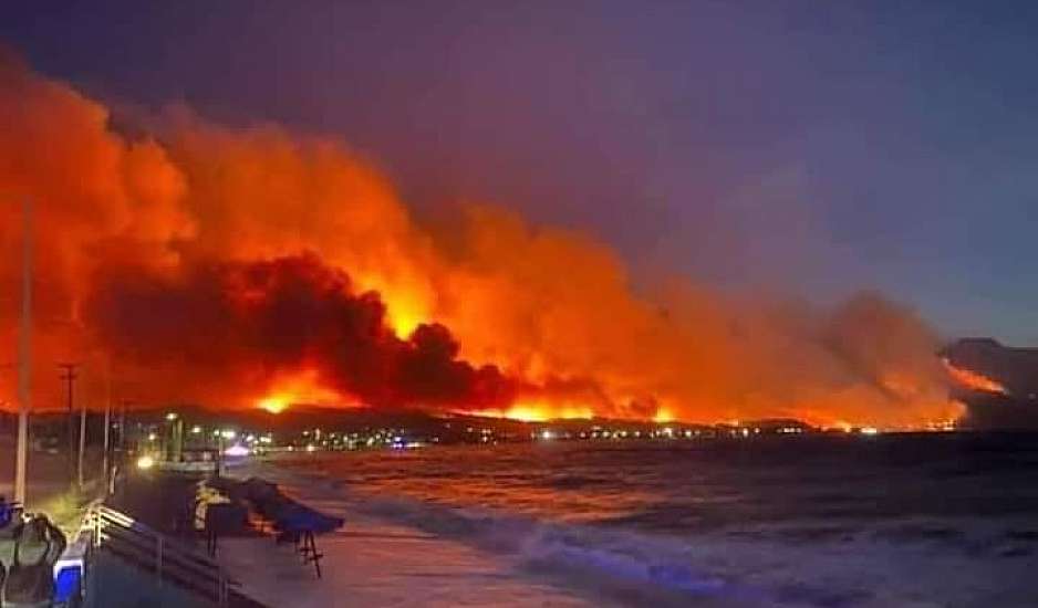 Φωτιά σε Σχίνο και Αλεποχώρι. Σε πύρινο κλοιό τα Μέγαρα: Εικόνες σοκ. Εκκενώνονται και άλλοι οικισμοί
