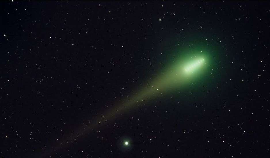 Ο πράσινος κομήτης πλησιάζει απόψε τη γη μετά από την εποχή των παγετώνων – Ορατό το φαινόμενο