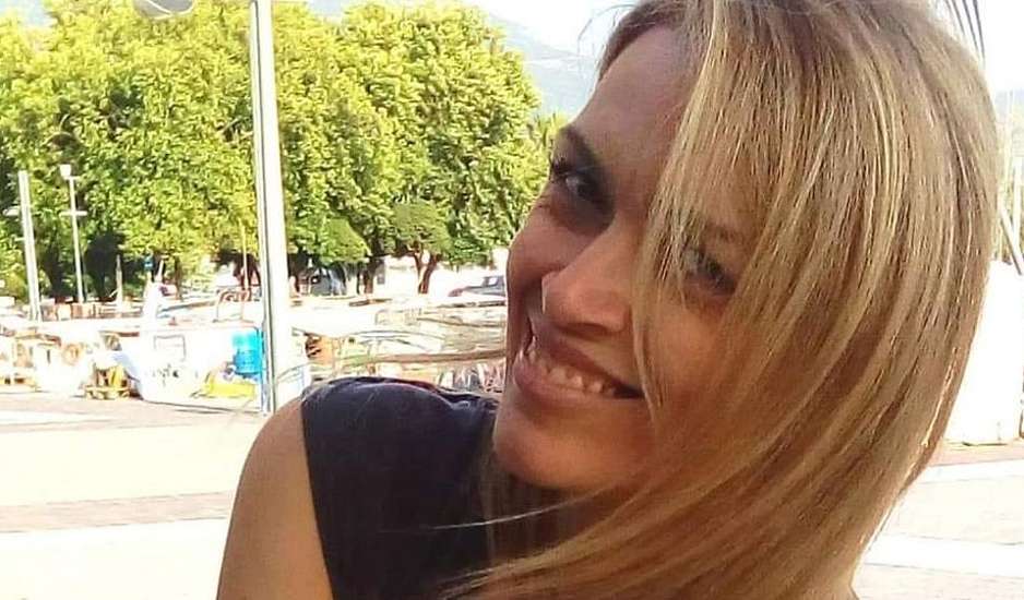 Καλαμάτα: Μητέρα 43 ετών τίναζε τα χαλιά και έπεσε από τον 5ο όροφο πολυκατοικίας