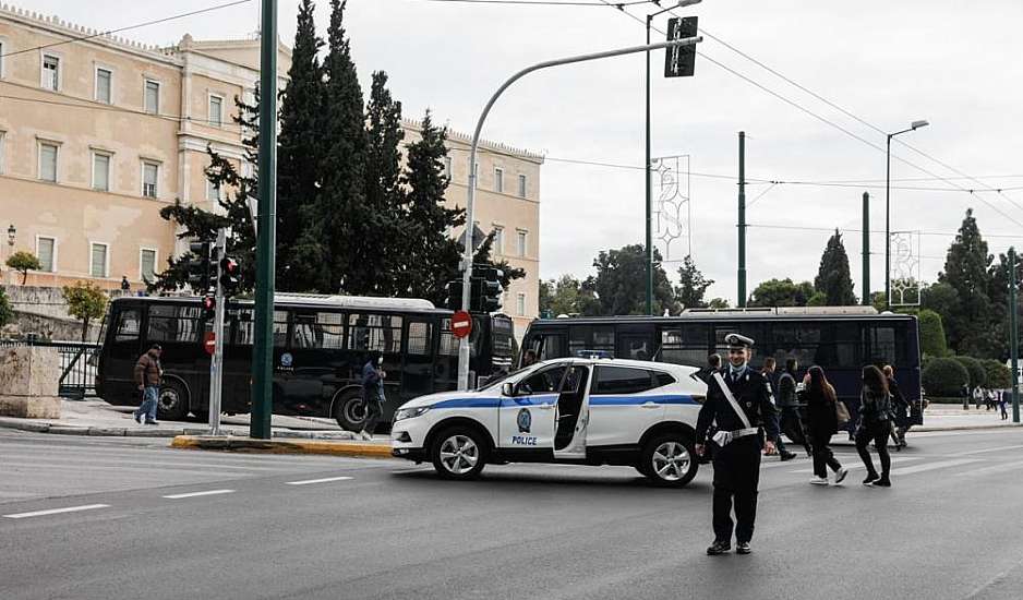 Γιατί η ΕΛΑΣ απαγόρευσε τις συγκεντρώσεις - Φόβοι για «απόβαση» νεοναζί στην Αθήνα