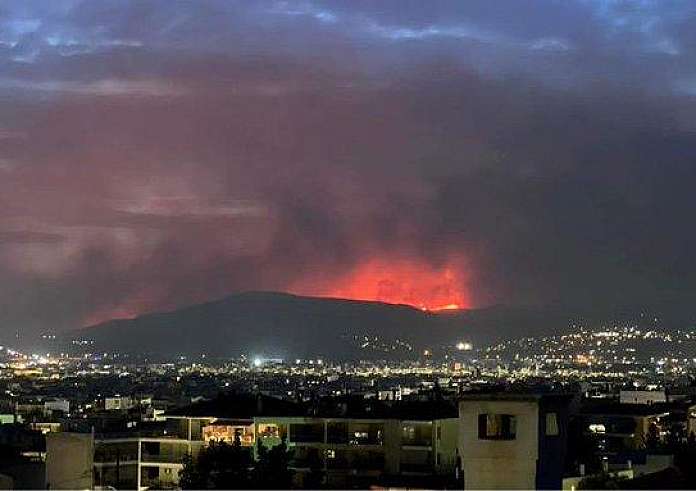 Εκτός ελέγχου τα μέτωπα στη Μαγνησία: Μήνυμα του 112 για 6 οικισμούς. Δύο οι νεκροί
