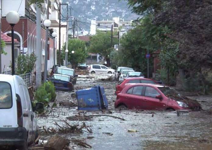 Θαμμένος στη λάσπη ο Βόλος - Εικόνες αποκάλυψης στο Πήλιο