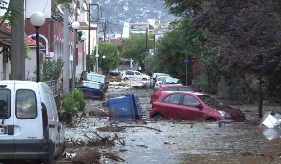 Θαμμένος στη λάσπη ο Βόλος - Εικόνες αποκάλυψης στο Πήλιο
