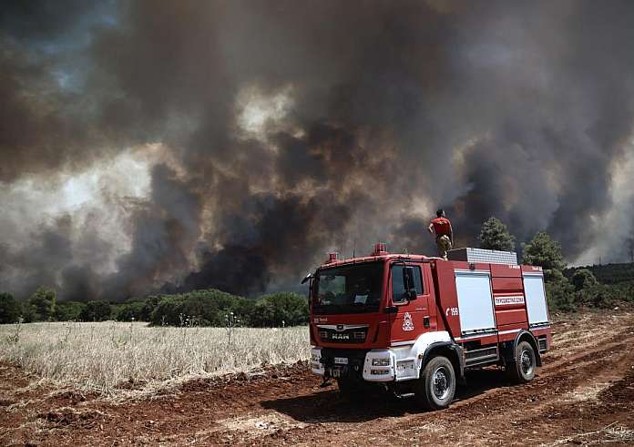 Μάνδρα: Μήνυμα 112 για εκκένωση σε Κανδήλι και Λεωφόρο Καταδρομών