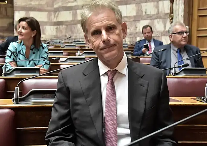 Παραδίδει τη βουλευτική του έδρα ο Πνευματικός – Στη θέση του η Κωνσταντίνα Καραμπατσόλη