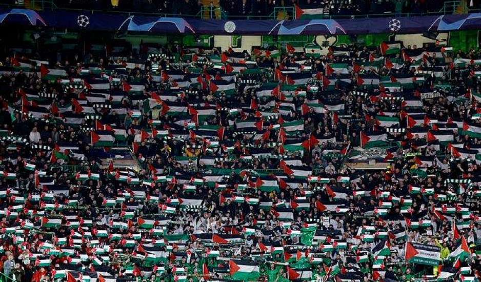 Ανατριχίλα στο «Celtic Park»: Γέμισε με Παλαιστινιακές σημαίες υπό τον ήχο του «You ‘ll Never Walk Alone»