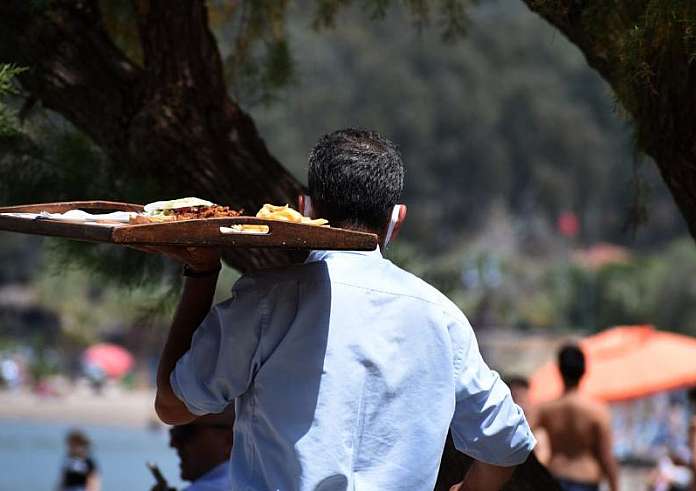 Νέο εργασιακό νομοσχέδιο: Ωράριο έως 13 ώρες, υπερωρίες και προσλήψεις με ένα κλικ